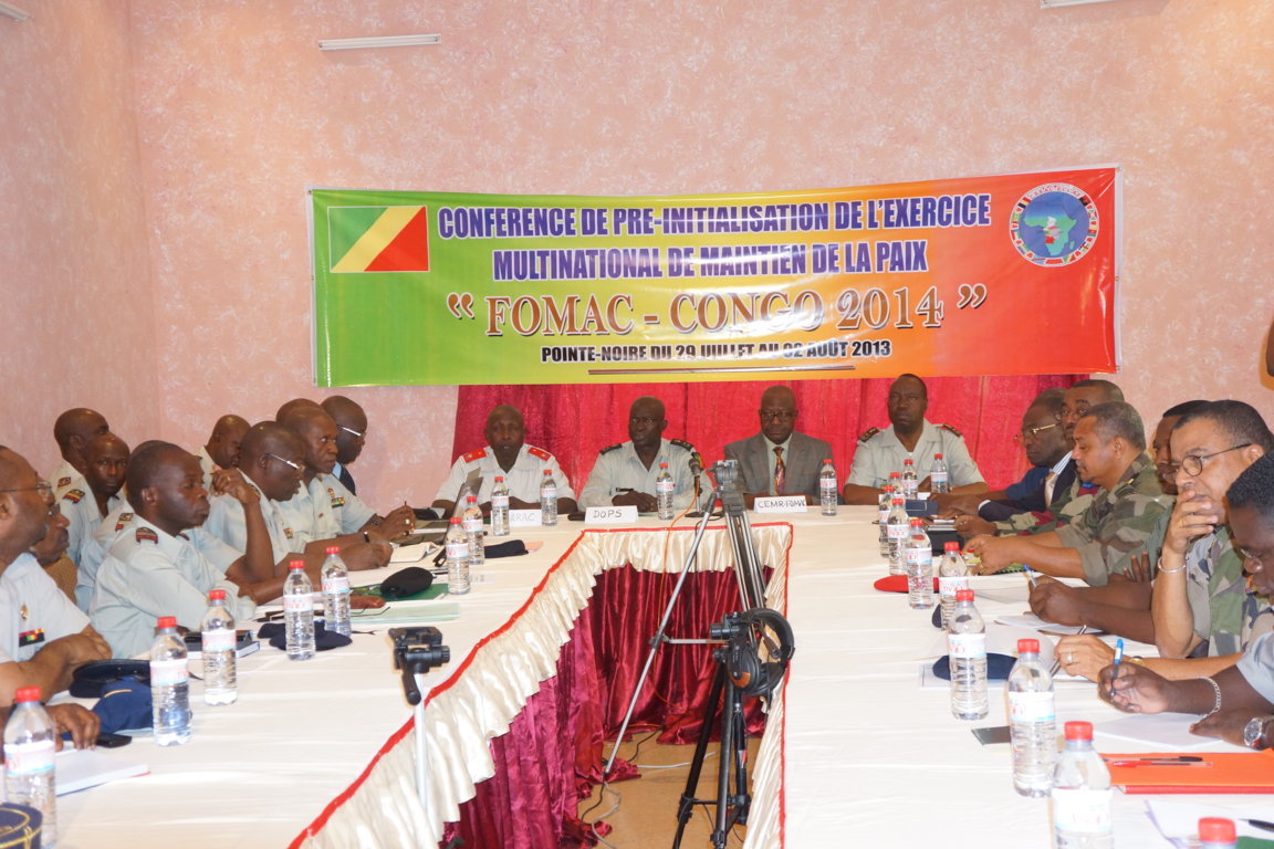 Des participants à la conférence de pré-initialisation de l’exercice multinational de maintien de la paix qui se tient à Pointe-Noire 