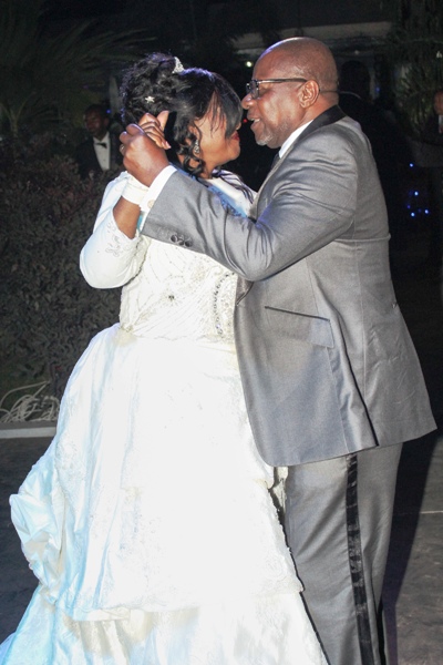 L’ouverture du bal par les mariés (Photo Kokolo)