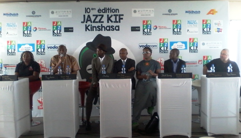 Ray Lema, au micro,à la conférence de presse tenue le 31 mai au Pullman Kinshasa Grand Hôtel