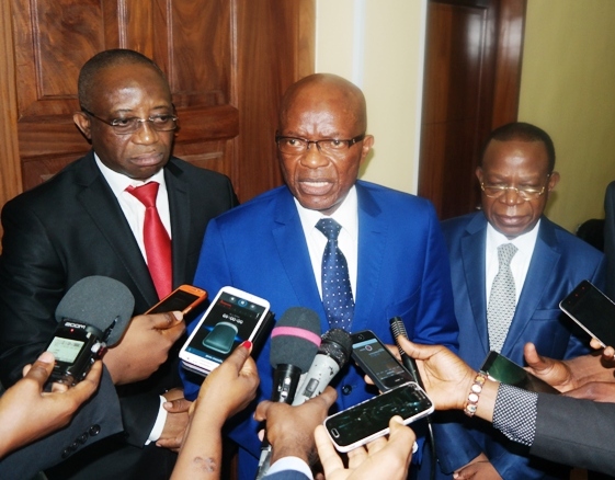 De droite à gauche les ministres d’État Pierre Kangundia, Michel Bongongo et Bahati Lukwebo