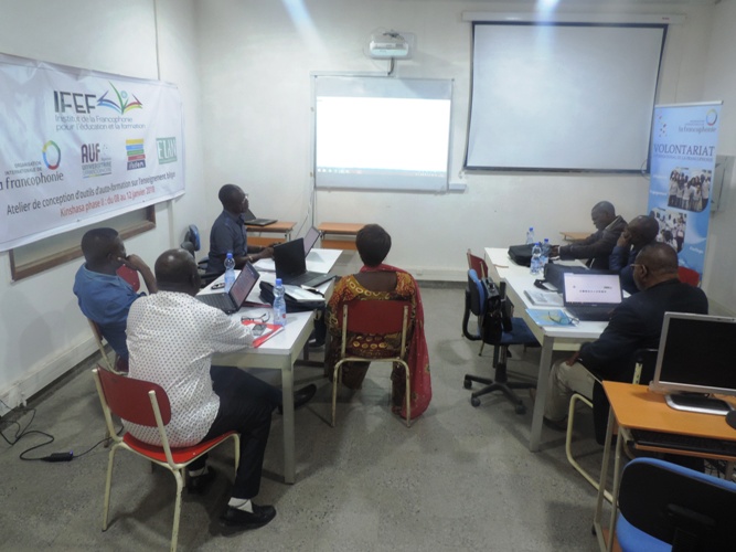 L’ensemble des experts en atelier au Campus numérique de Kinshasa 