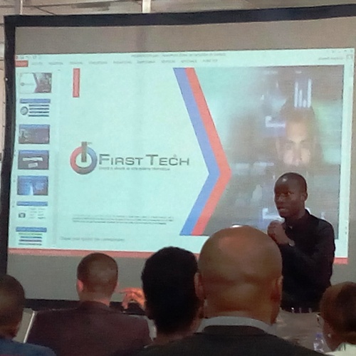 Pharel Mayimbi présentant First Tech (Photo Adiac)