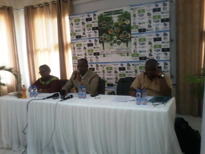 Davin Mabila parlant de la campagne « Reboiser autrement »