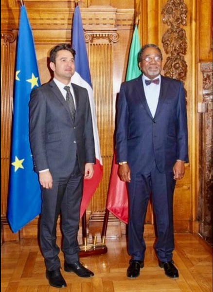 L'ambassadeur du Congo en France Rodolphe Adada et le député maire de Reims Arnaud Robinet 