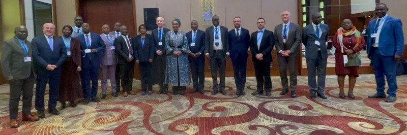 COP29-Photo de groupe des représentants Aforest Congo autour de la ministre Rosalie MatondoCOP29-Photo de groupe des représentants Aforest Congo autour de la ministre Rosalie Matondo COP29-Photo de groupe des représentants Aforest Congo autour de la ministre Rosalie Matondo