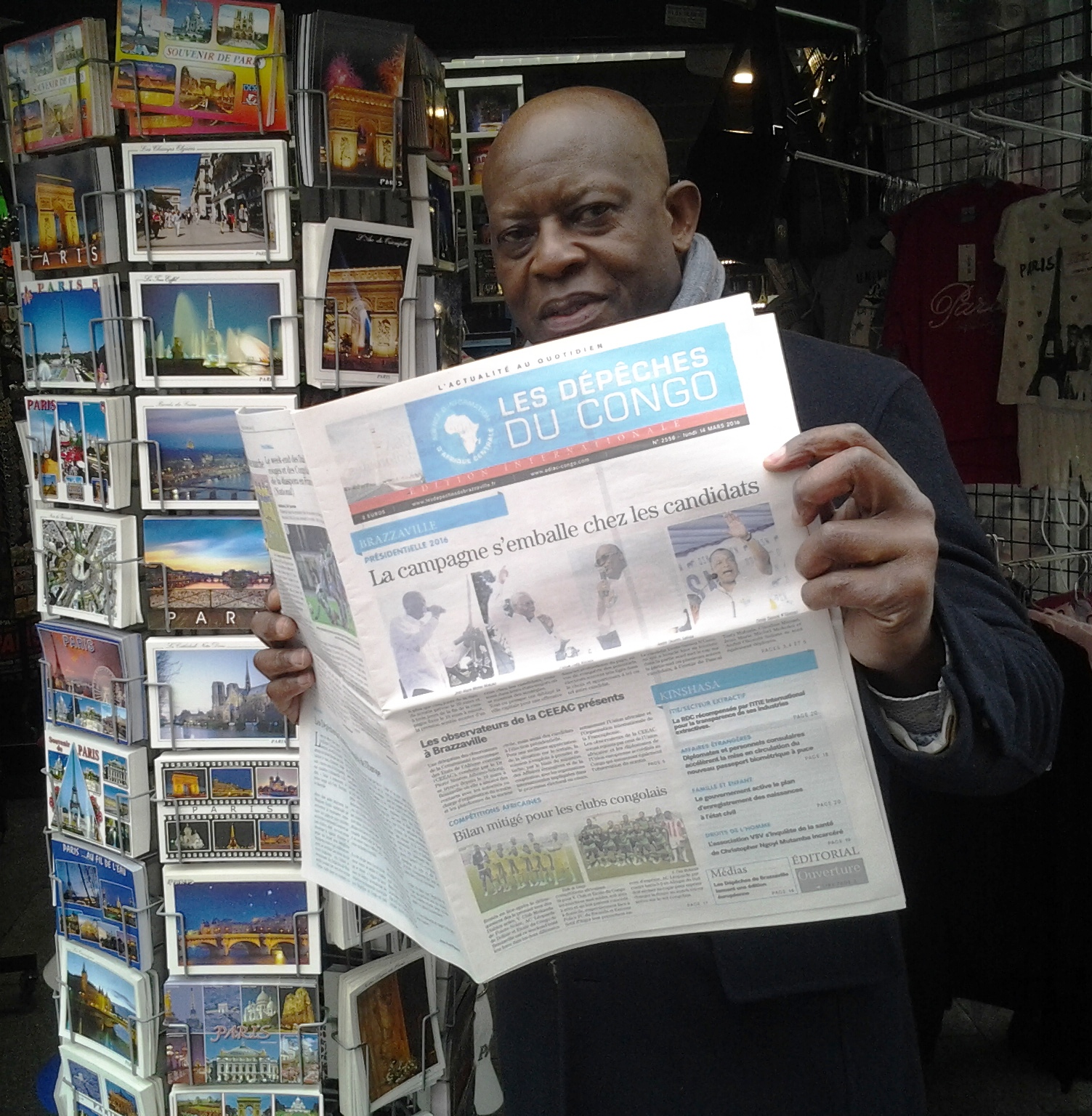 Ici Dépêches du Congo en vente sur les Champs Elysées de Paris en France