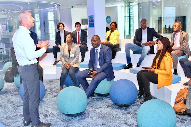 Club Congo-France Numérique Photo de groupe des chefs d'entreprises et incubateurs au Lab de la Banque de France à Paris