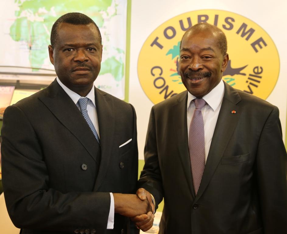 Josué Rodrigue Ngouonimba, ministre du Tourisme et de l'Environnement du Congo avec son homologue ivoirien, Amadou Koné au 36ème IFTM de Paris à la Porte de Versailles