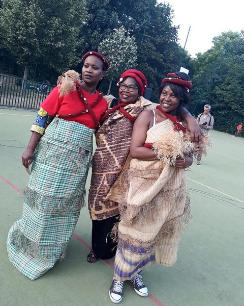 La Guinguette Africaine de Suresnes avec trois des membres de l'association Téké de Paris