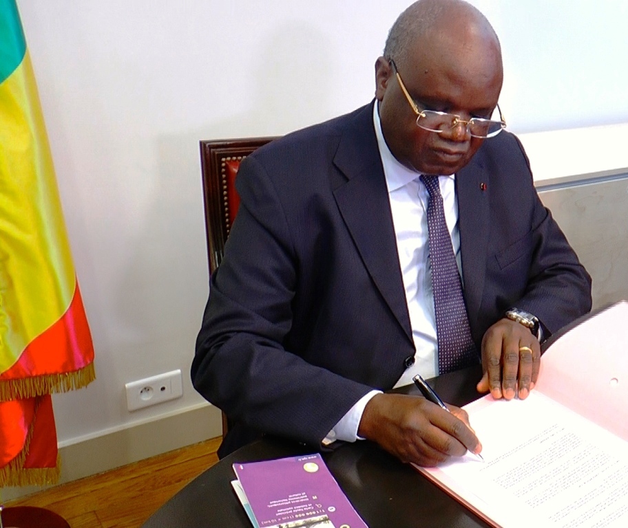 Emile Ouosso, ministre de l'équipement et des travaux publics du Congo
