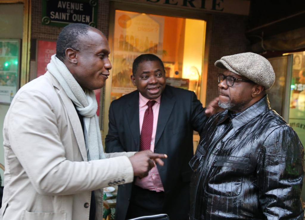 Papa Wemba à Paris en compagnie du journaliste Bedel Baouna et son avocat Michel Langa 
