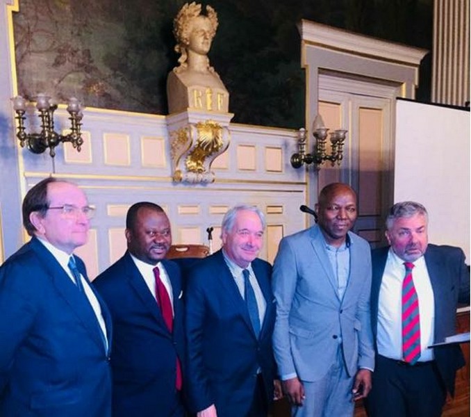 Papa Wane, président de Diaspora Sud Vision avec Pierre Auriacombe, conseiller de Paris et les avocats Raoul Delamarre et Lewis Nsalou Nkoua- Remise des trophées de la Diaspora malienne 2018