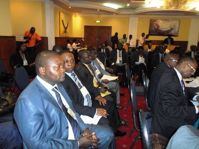 Les participants au Forum sur la révision du Code minier