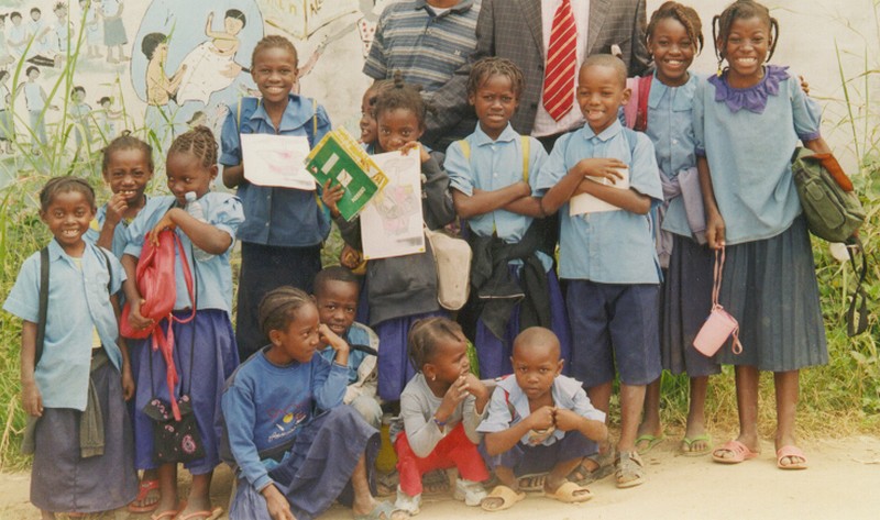 Sortie de classe de l'école primaire au Congo
