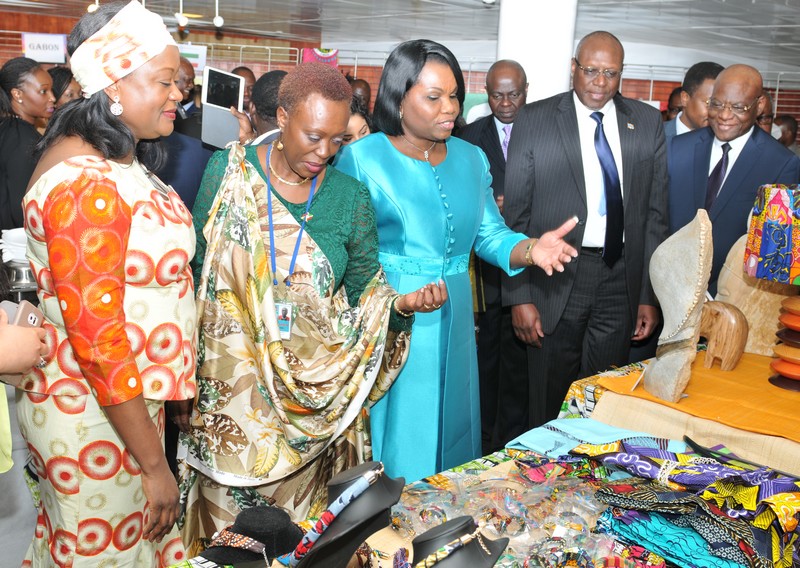 Vernissage autour des expositions et visite des stands lors de la Journée de l'Afrique centrale 2018 à la Maison de l'Unesco