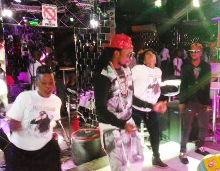 Brigade Sarbaty lors de son mini show au night club Ngwasuma 