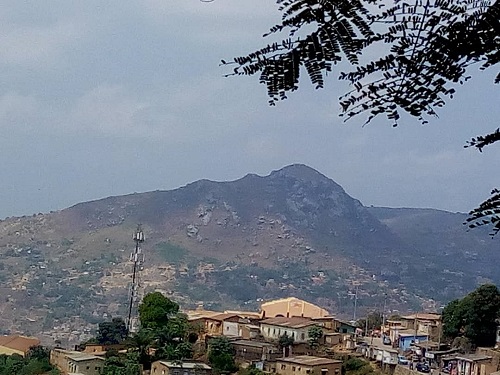 La vue panoramique de Matadi à partir du Belvédère (Adiac)