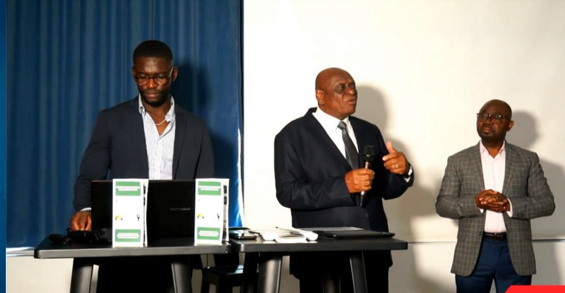 Capture d'écran- Georges Ballay, Promoteur immobilier et Directeur Général d’Afrobock au milieu, lors de la conférence sur l'immobilier, Paris, 26 mai 2023