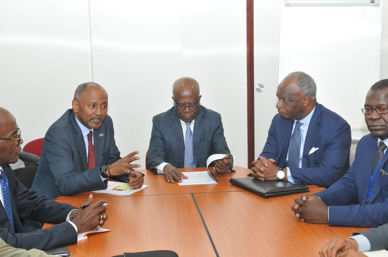 Séance de travail entre Philippe Mvouo et Edouard Firmin Matoko à l'Unesco en présence de Henri Ossébi